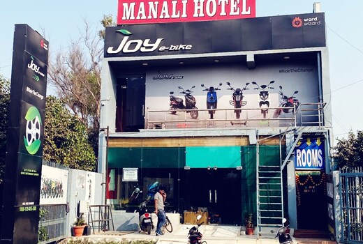 Manali Hotel by GRB
