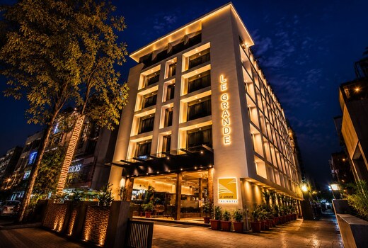 Hotel Le Grande Residency