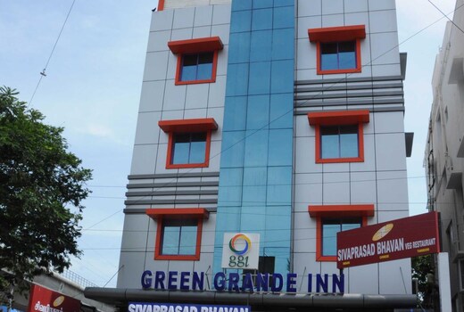 Hotel Green Grande Inn