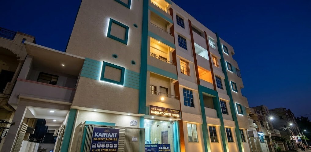 Kainaat Guest House