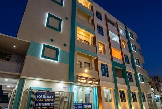 Kainaat Guest House