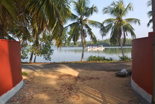 Lake View Homestays