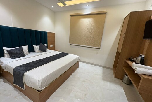 Hotel Divya Regency Near golden Temple