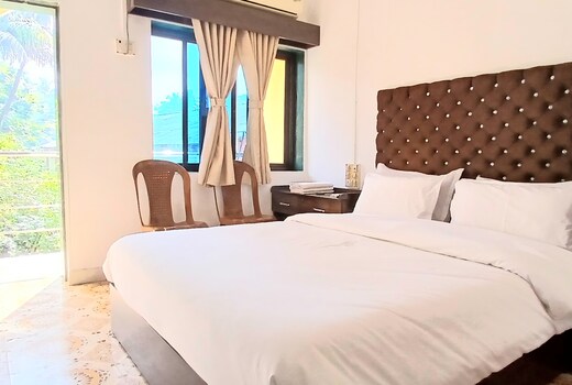 Sunita Niwas Malvan