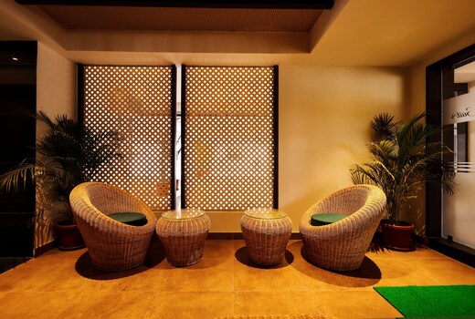 Signature Suites Sricity Tada