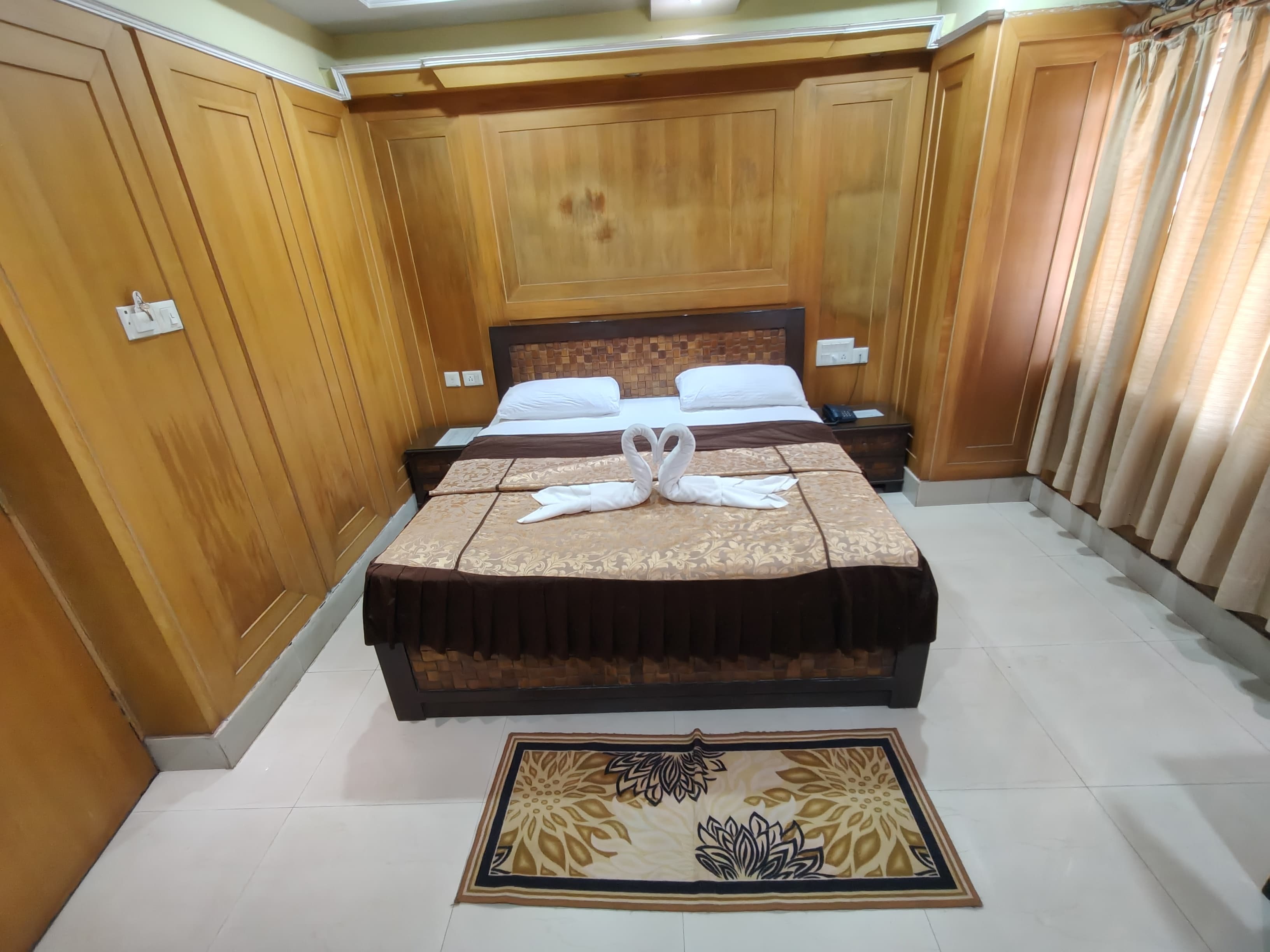 HOTEL LUCKY INDIA