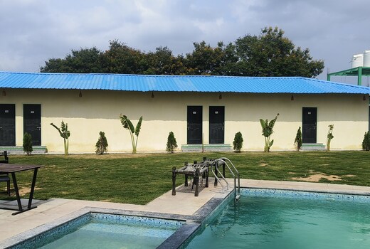 Manas resort and restaurant