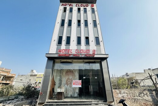 Hotel Cloud 9