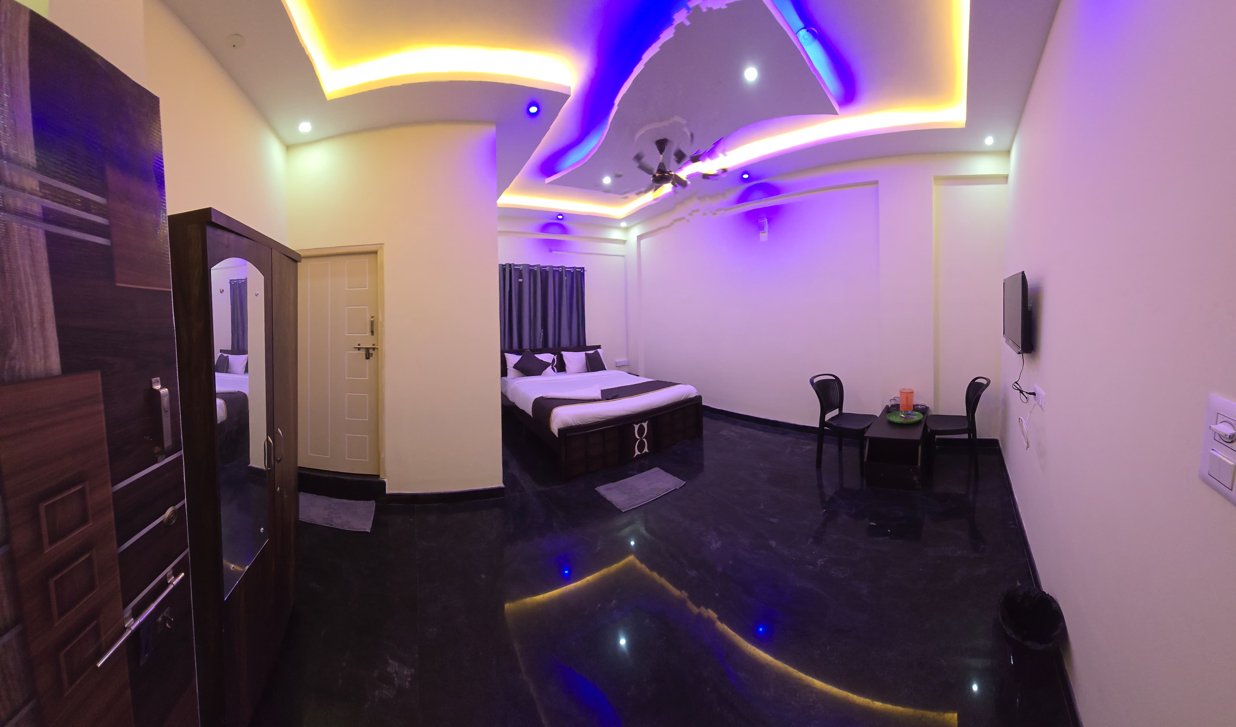 Sri Chowdeshwari Boarding And Lodging