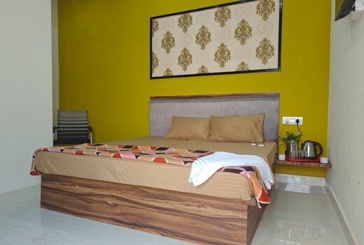 Hari Sharnam Home Stay