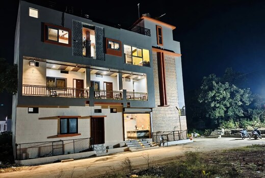 Manu Family Guest House