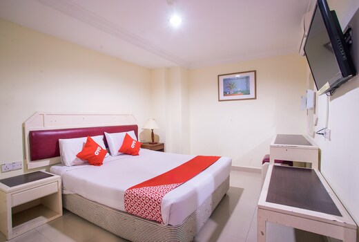 OYO 89580 Carlton Star Hotel