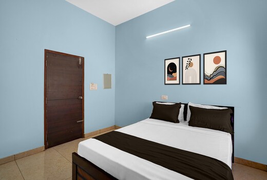 HOTEL O SRI VENKATADRI ROOM