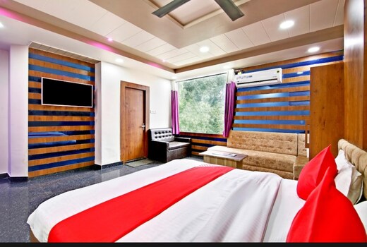 Hotel Upkar palace