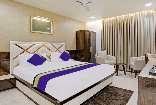 Treebo Premium Golden Bliss Trimurti Nagar Square