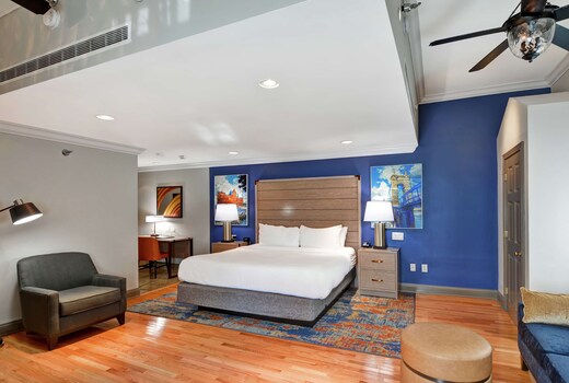 The Cincinnatian Hotel Curio Collection by Hilton