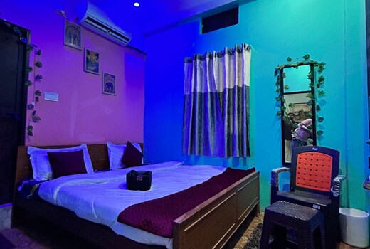 Tridev Guest House