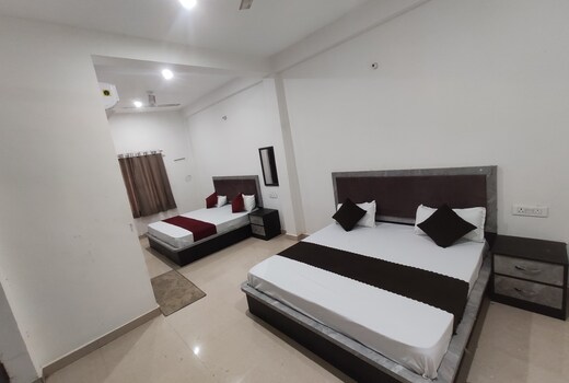 Bharat hotel