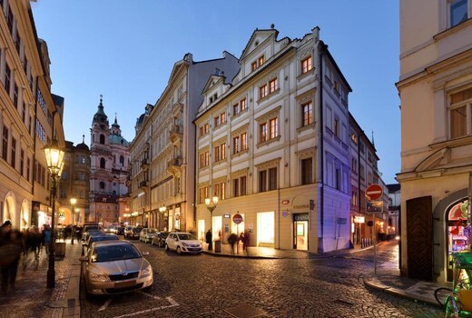 THE CHARLES HOTEL,