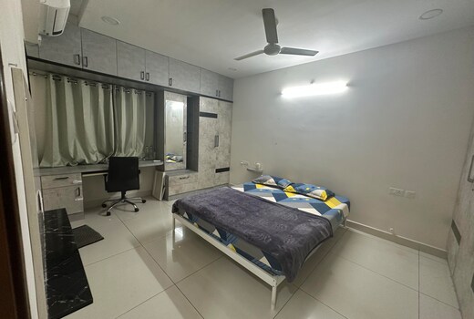 Premium Room Prime Location Hosted by an IITian