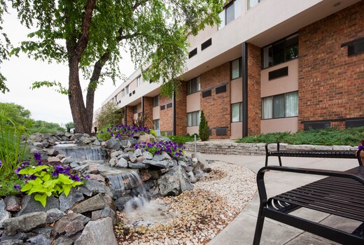 Holiday Inn & Suites St. Cloud