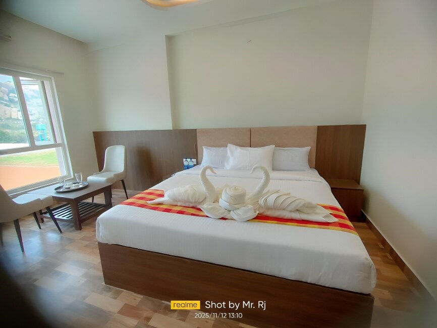 R2B(Rayan Ram Bhavan) Grand restaurant and rooms