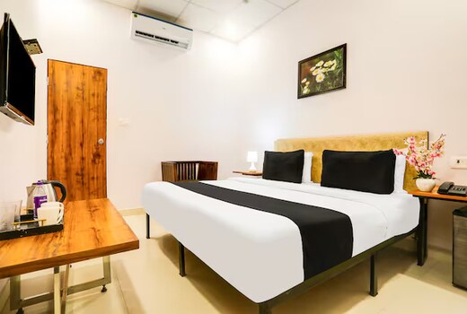 HOTEL V