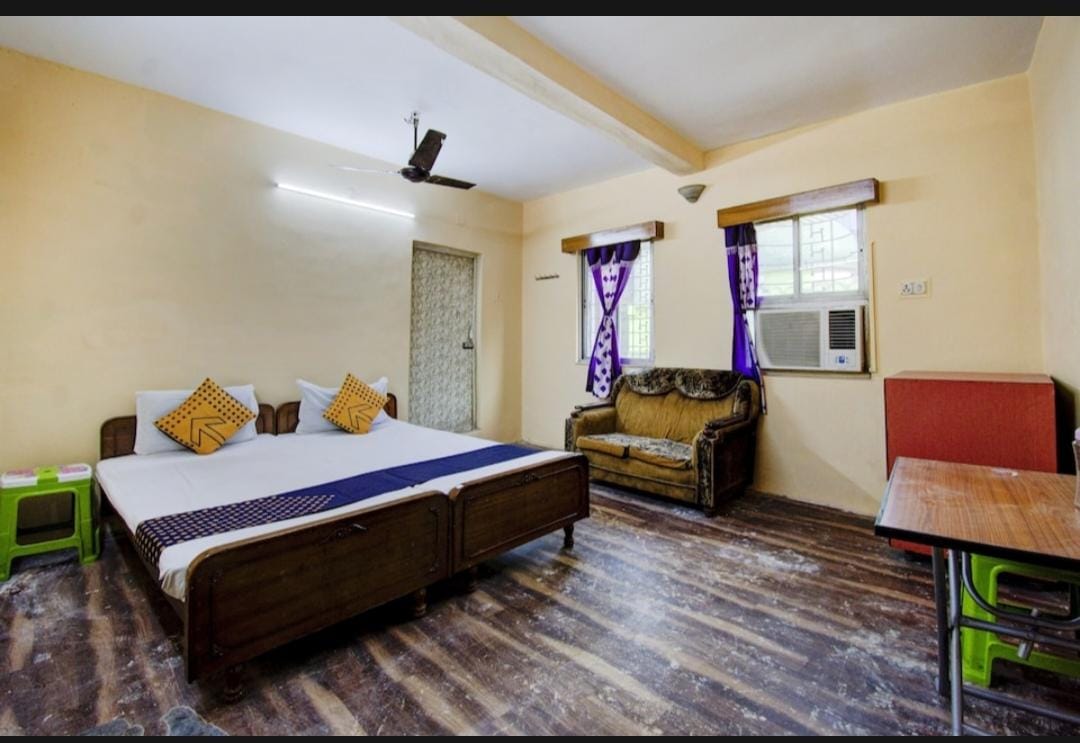 Dear Hotel
