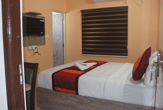 Redfox Service Apartment DLF