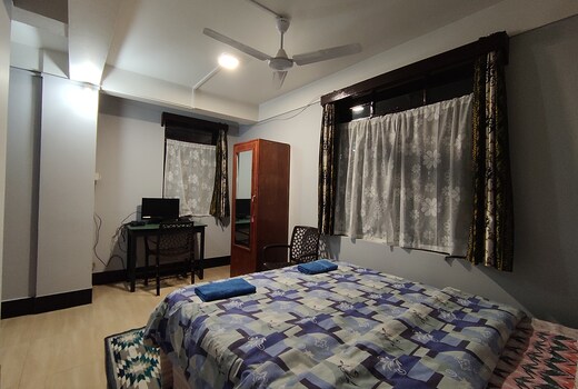 TRAVELLERS BED & BREAKFAST