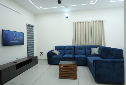 Siddhu's Nest - 600m from Kochuveli Railway Station