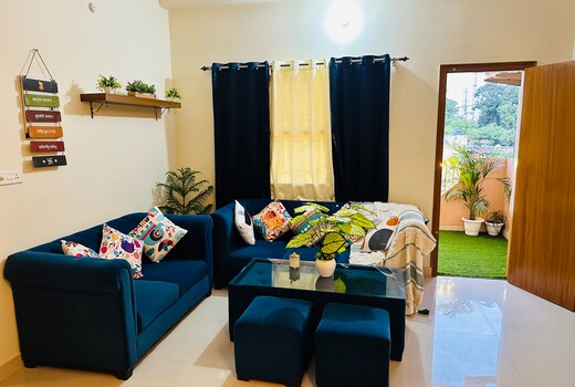 ZoomStay Service Apartments