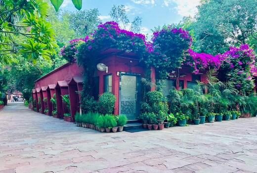 HOTEL SHEELA- 100 MTR from TAJ MAHAL