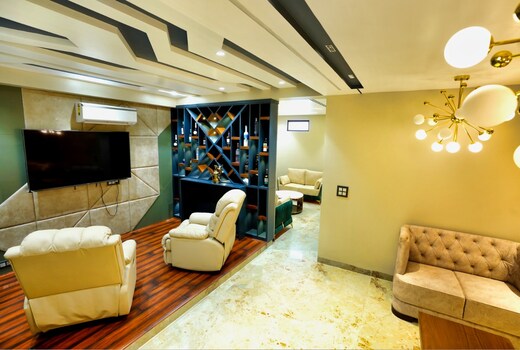 Luxurious Fully furnished Villa