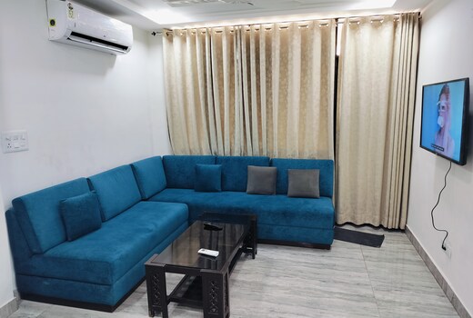 B38, Second floor