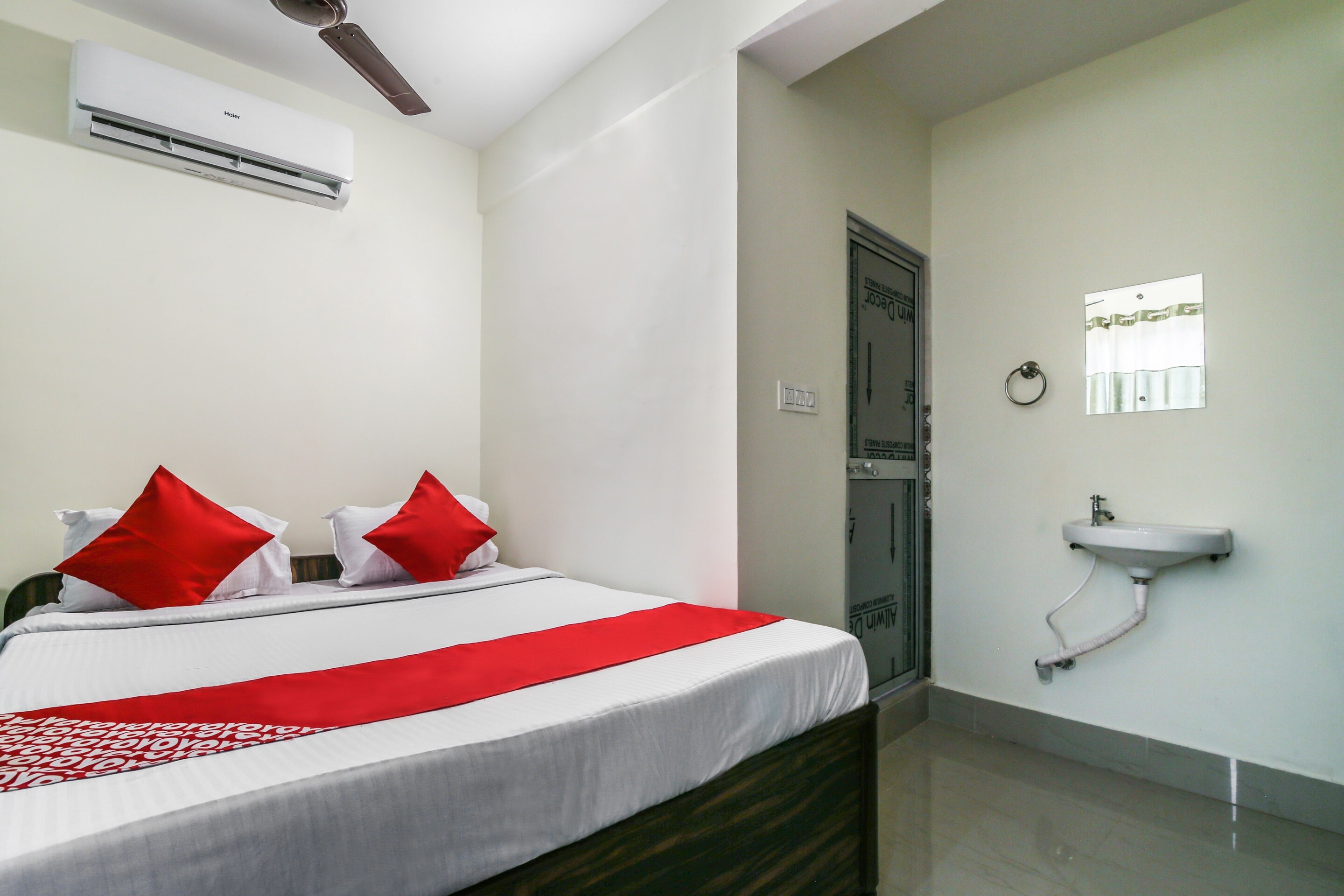 Hotel O Lokenath