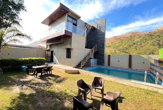 MOUNT VILLA