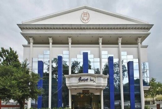 Prayag Inn - 500 Mts from High court