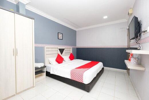 OYO 89587 Im Hotel