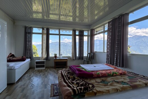 Kanchenjunga Mirror Homestay