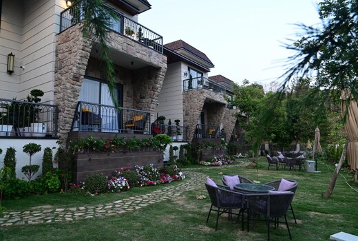 Aura Luxury Stays