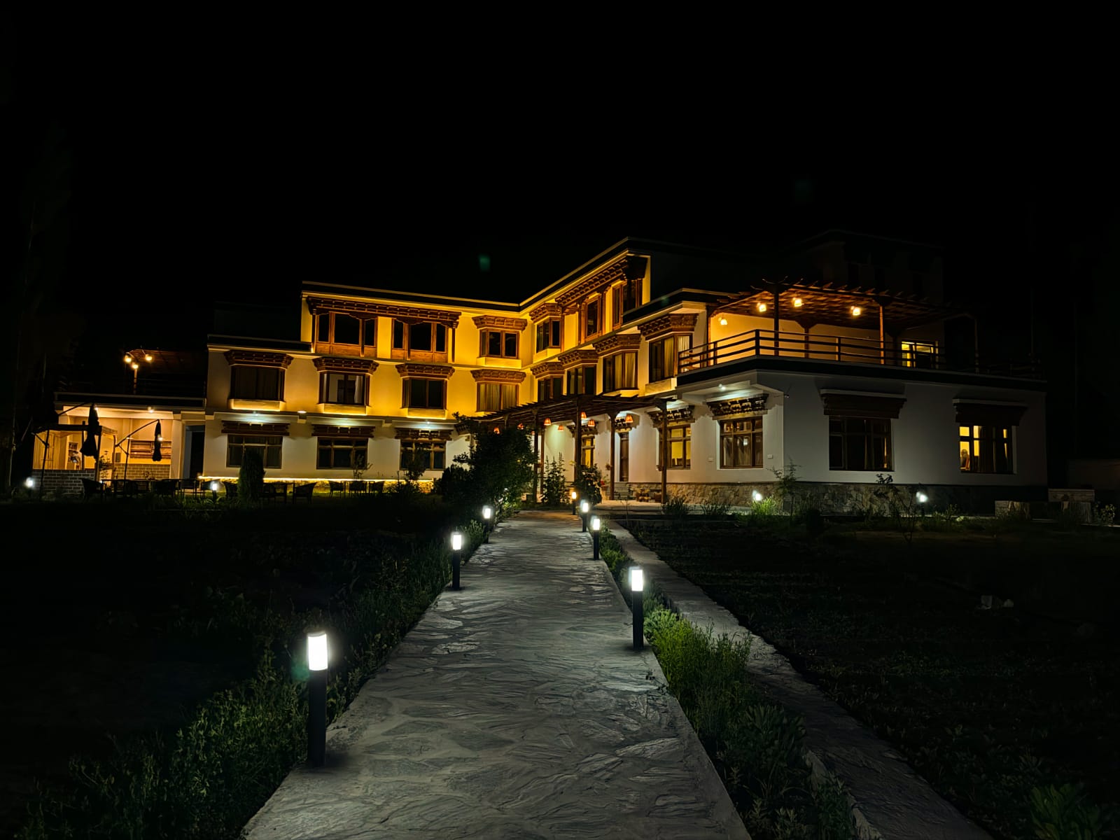 Hunder Eco Villa | Room & Restaurant