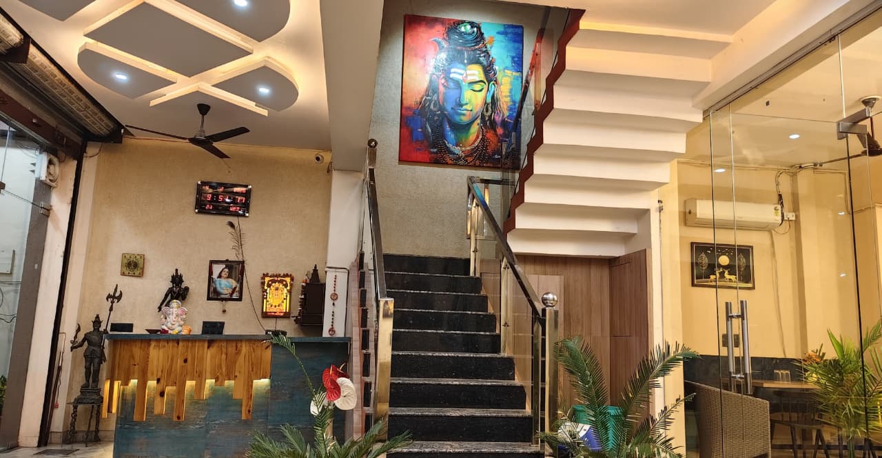 Hotel Belpatra - 150m from Ram raja Temple
