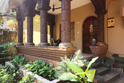 The Cozy Nest I 2BHK I 5 min drive to the beach