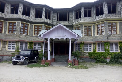 hotel monal regency sangla
