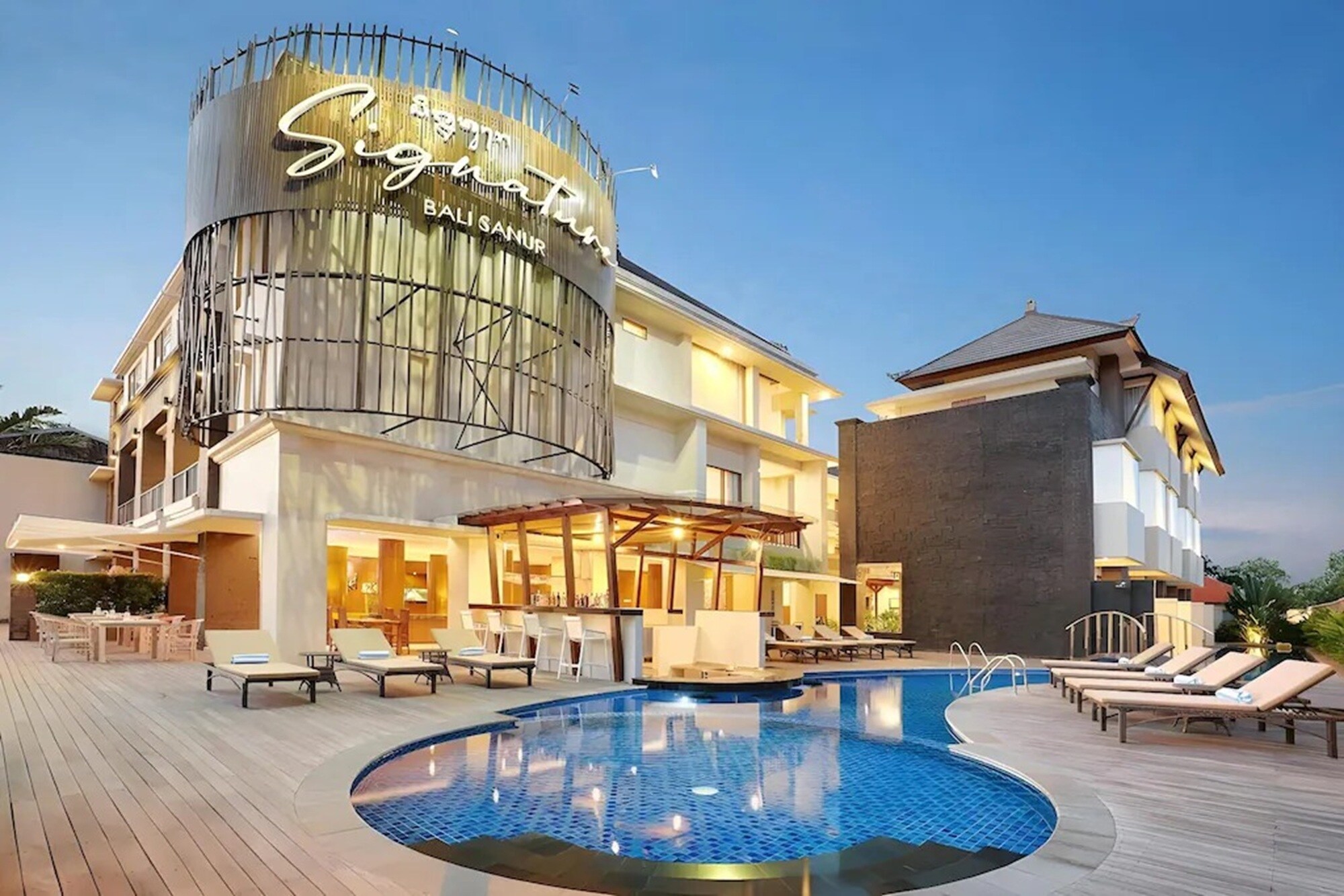 Palette Signature Hotel