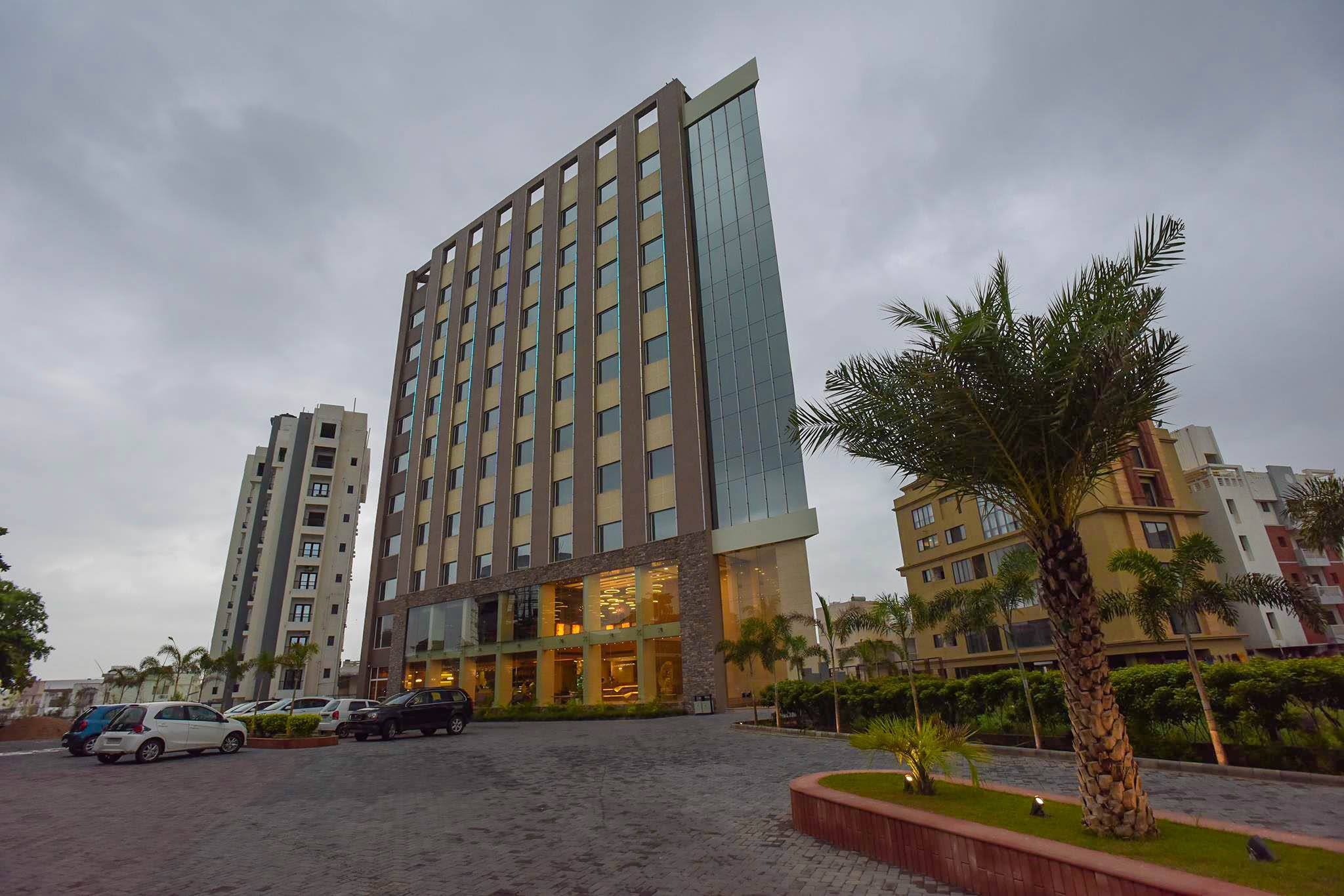 Hotel H