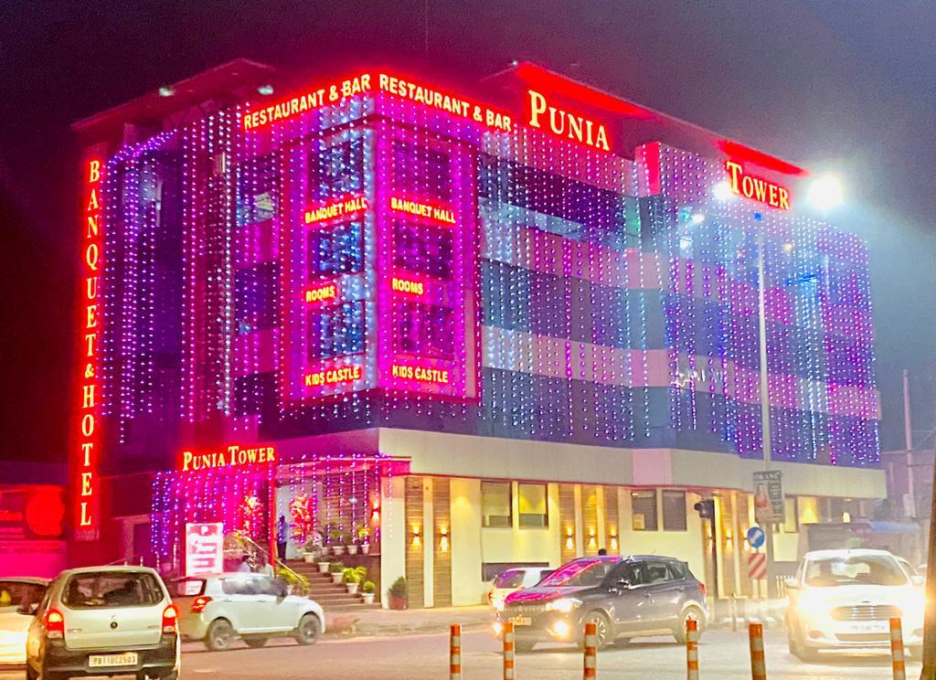 Hotel Punia Tower