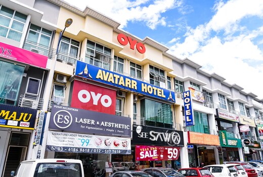 Super OYO 44097 Avatarr Hotel