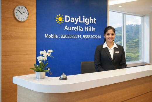 Daylight Aurelia Hills